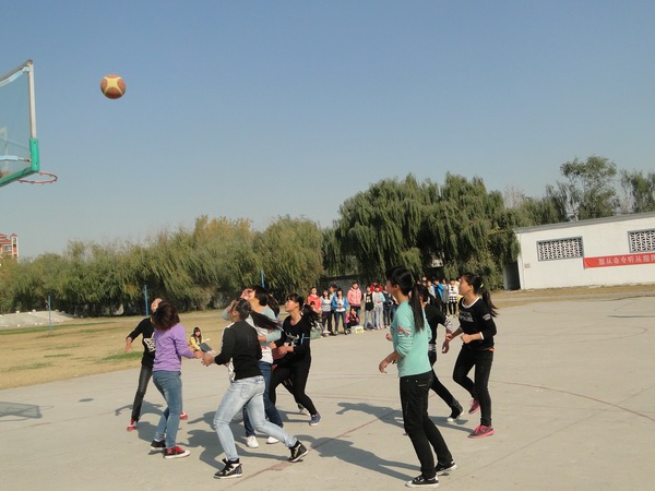 学生活动——打篮球